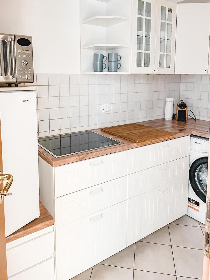 Schöne Wohnung, eigene Terrasse, privater Parkplatz, Wi-Fi, Waschmaschine, 3P Chemnitz Exterior foto