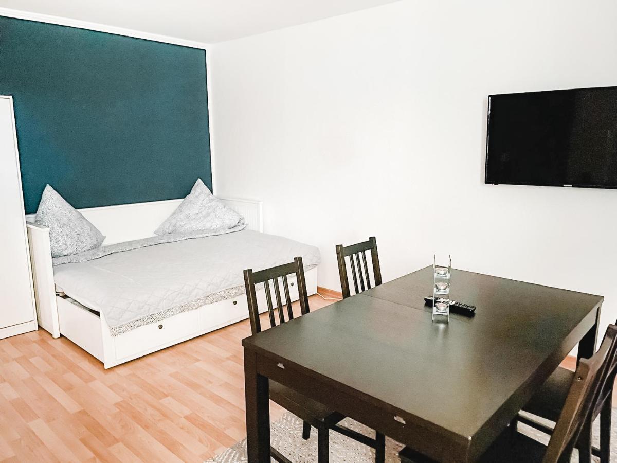 Schöne Wohnung, eigene Terrasse, privater Parkplatz, Wi-Fi, Waschmaschine, 3P Chemnitz Exterior foto
